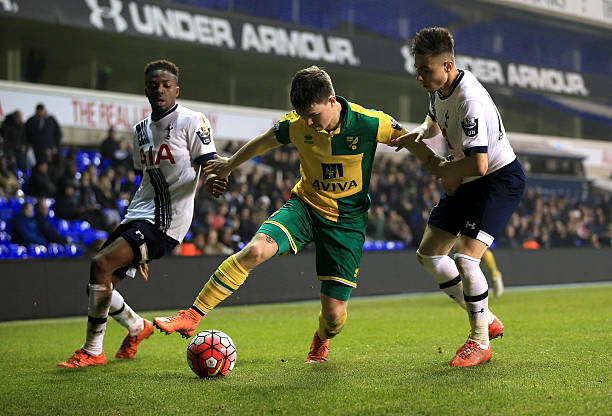 学校坚持的 学校坚持的